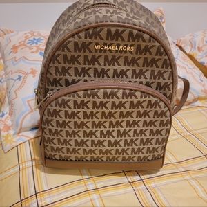 Michael kors authentic back pack
